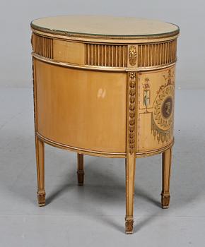 KOMMOD, nyklassicistisk stil, troligen Italien, 1900-talets första hälft.