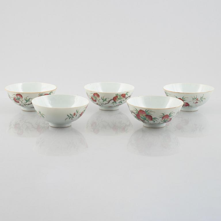 Skålar, fem stycken, porslin, Kina, 1900-tal.