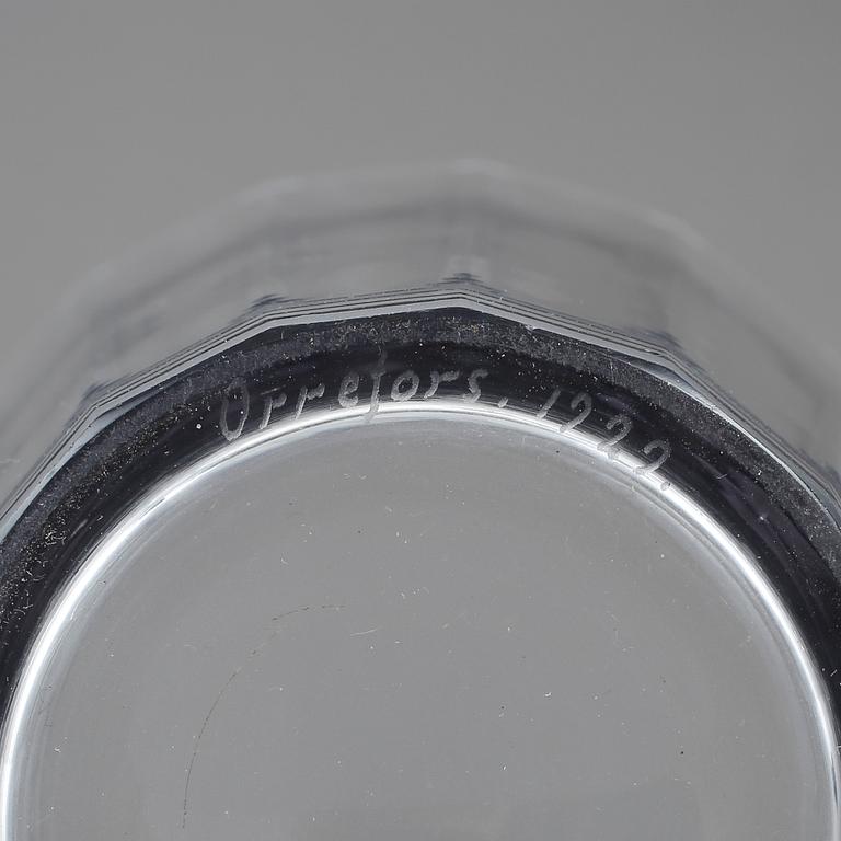 VAS, glas, Orrefors 1929. Troligen formgiven av Simon Gate.
