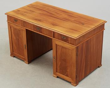 SKRIVBORD, omkring år 1900.