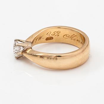 Sormus, 14K kultaa ja timantti n. 0.52 ct kaiverruksen mukaan.