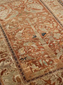 ANTIQUE SILK TABRIZ FIGURAL. 235 x 165 cm (as well as 1 cm stripe patterned flat woven edge at each end).