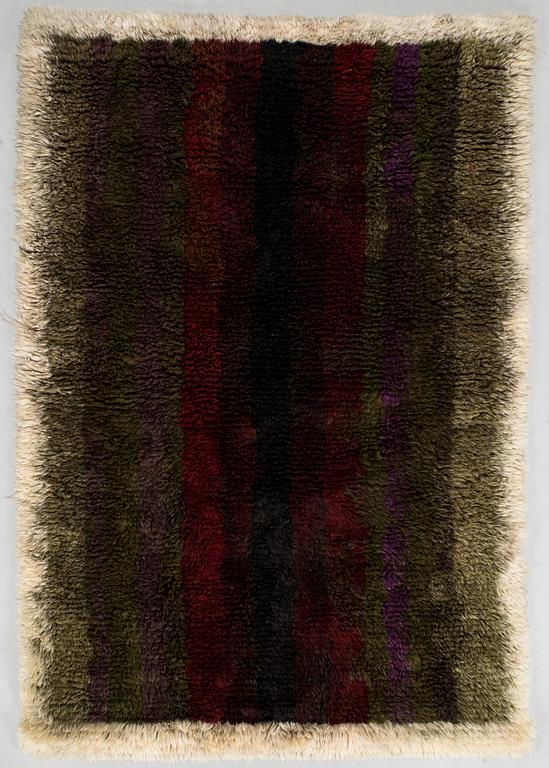 Uhra-Beata Simberg-Ehrström, A Finnish long pile ryijy rug. Circa 177 x 117 cm.