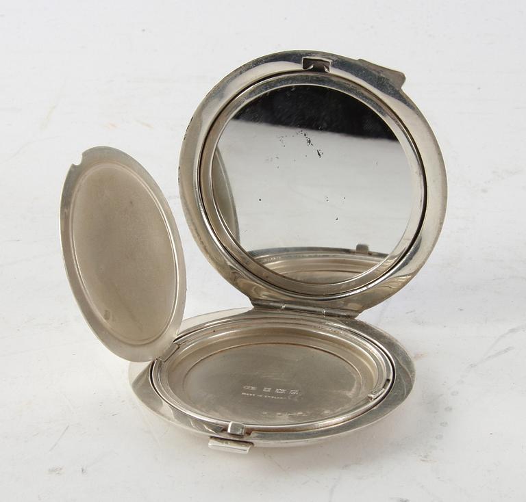 PUDERDOSA, silver och emalj, England, cirka 1920.