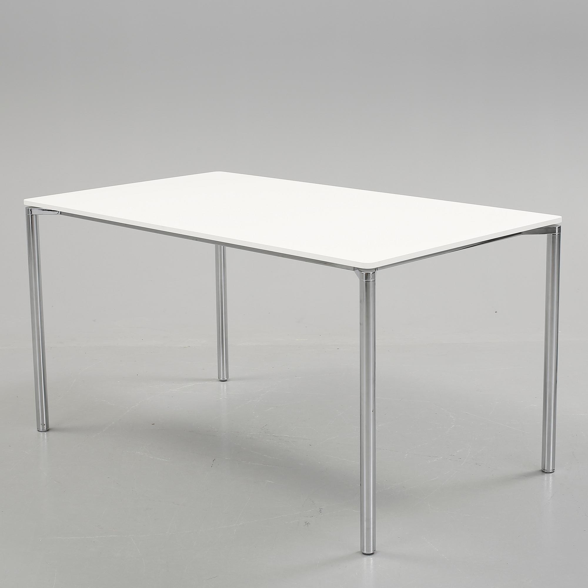 BORD, Fritz Hansen, "Plano" P934.