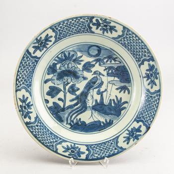 A blue and white Swatow dish, Ming dynasty, (1368-1644).