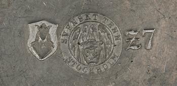 LJUSSTAKAR SAMT ett par BÄGARE, tenn, Firma Svenskt Tenn. 1926 resp 1930.