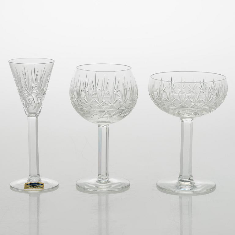 A 131-piece glas service, "Leo" for Nuutajärvi Notsjö, mid-20th century.
