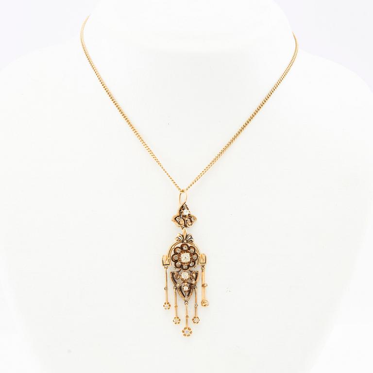 Necklace 18K gold set with old-cut and rose-cut diamonds, France and Italy.