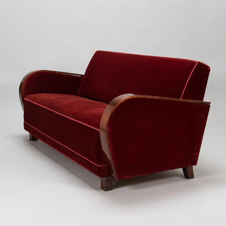 Soffmöblemang, 3 delar, jubileumsmodell "Pormestari" (Borgmästren) för Asko 1993.