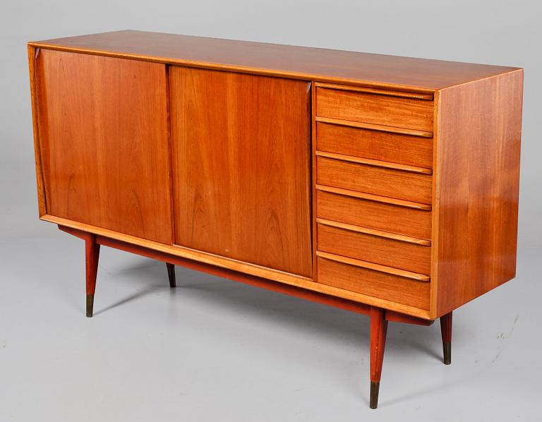 SIDEBOARD, 1900-talets mitt.
