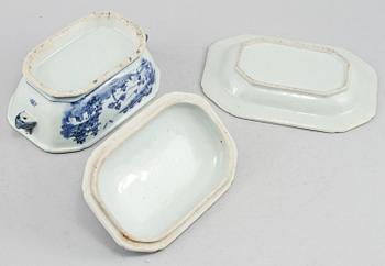 SMÖRTERRIN, porslin, Kina, 1700/1800-tal.