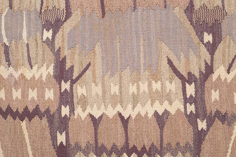 Barbro Nilsson, a carpet, "Strålblomman grå", flat weave, ca 286,5 x 219,5-221,5 cm, signed AB MMF BN.