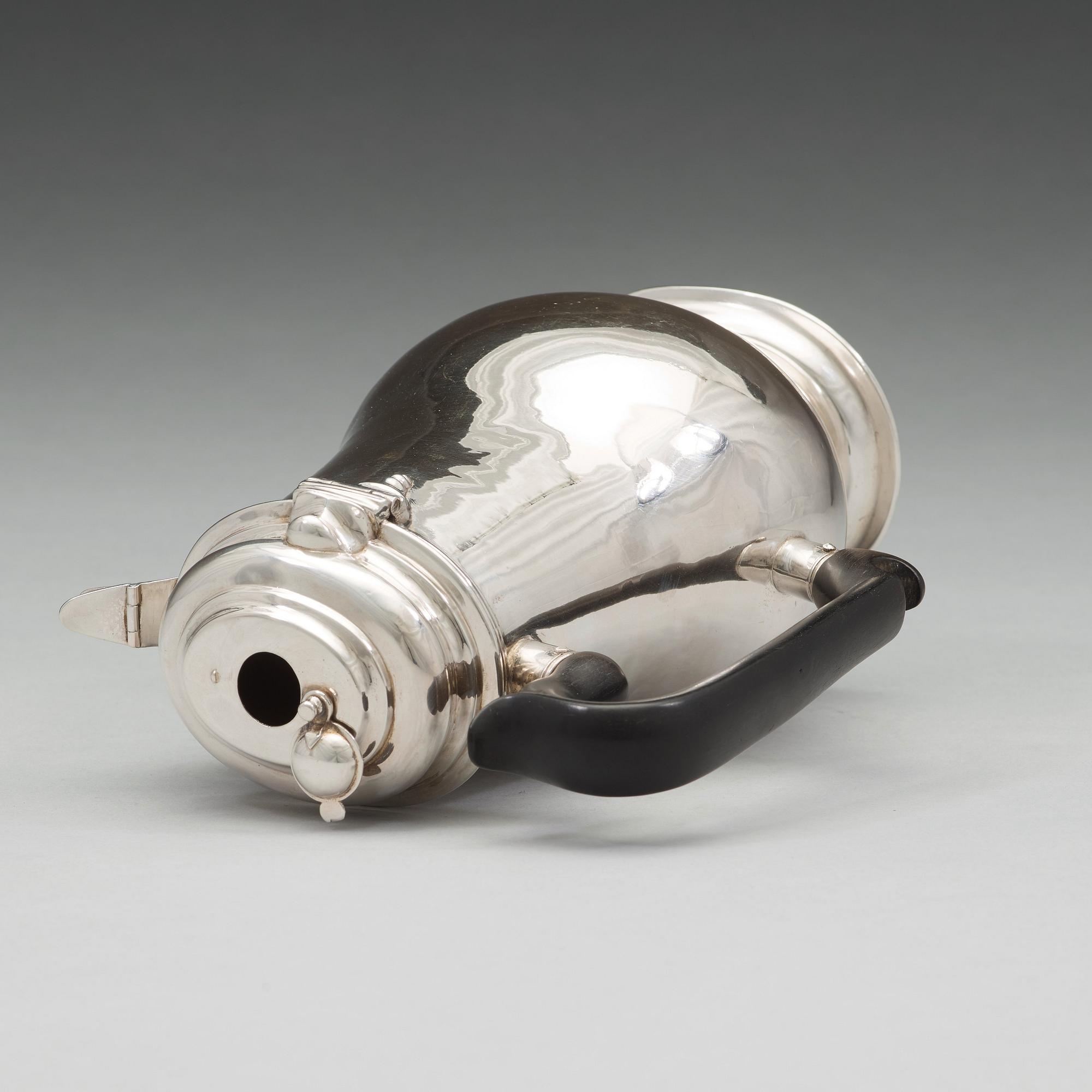 A Swedish 18th century silver chocolate-/water-pot, mark of Petter Hennings widow, Stockholm 1731.