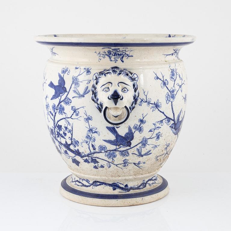 A "Fågel" creamware flower pot, Gustafsberg, Sweden, around 1900.