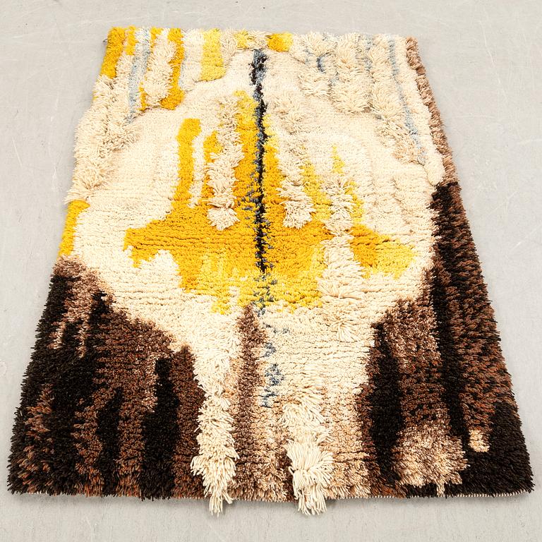 Riitta Suomi, rya, for Sylvi Salonen Oy. Approximately 162 x 110 cm.