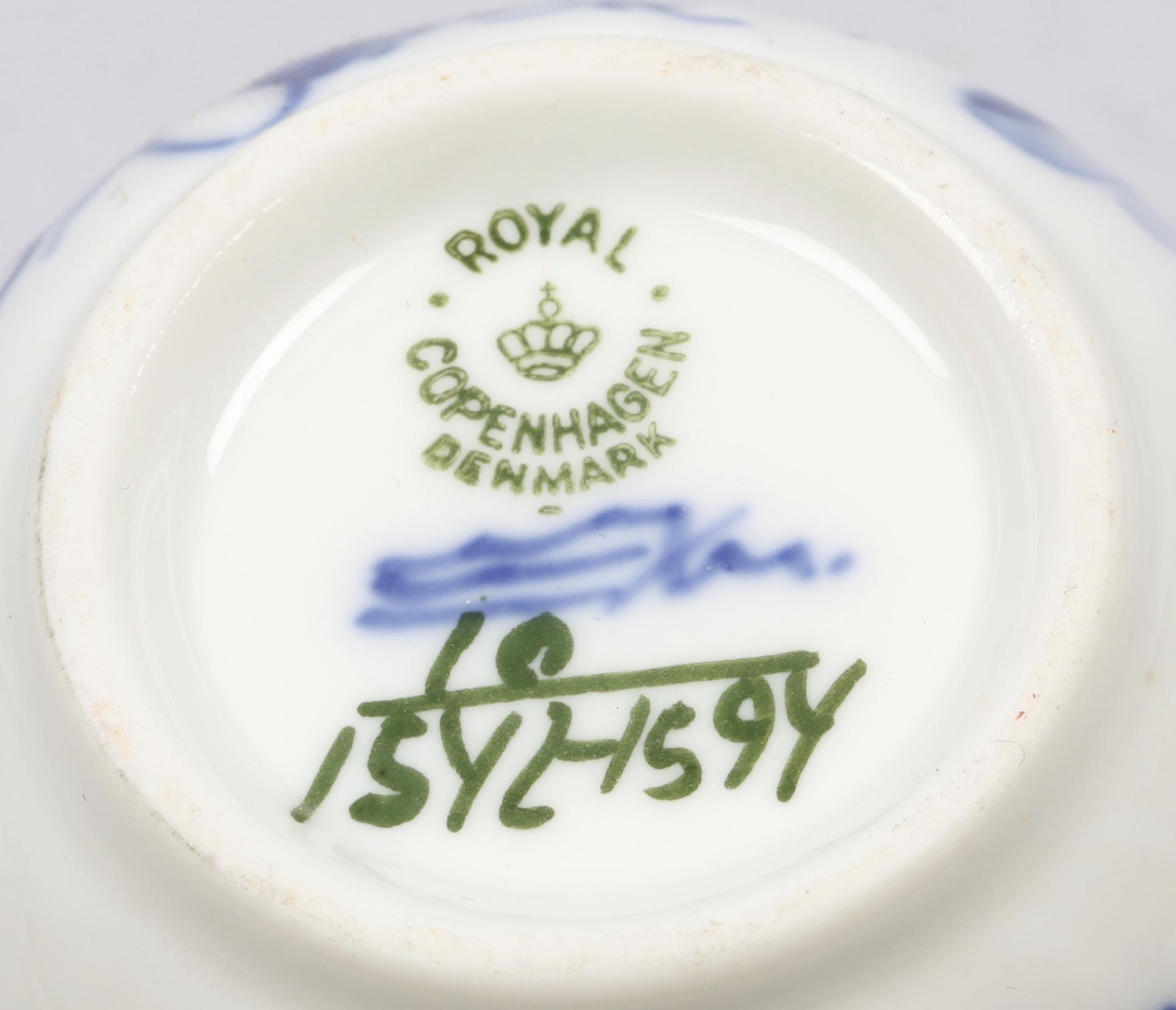 CREMEKOPPAR, 6 st. Porslin. Kungl Dansk.