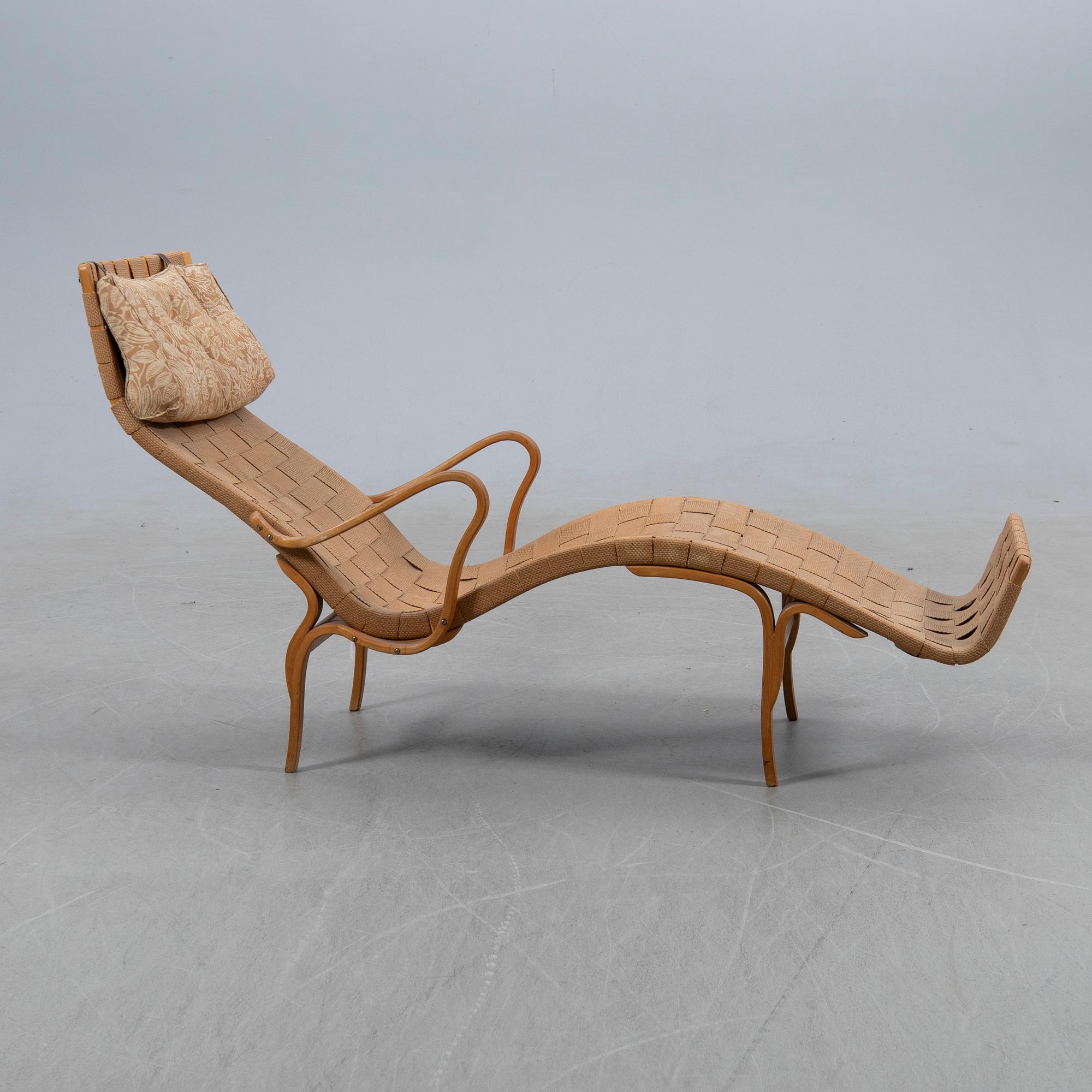 Bruno Mathsson, Armchair, "Pernilla 3", Karl Mathsson Company, Värnamo, 1960s.