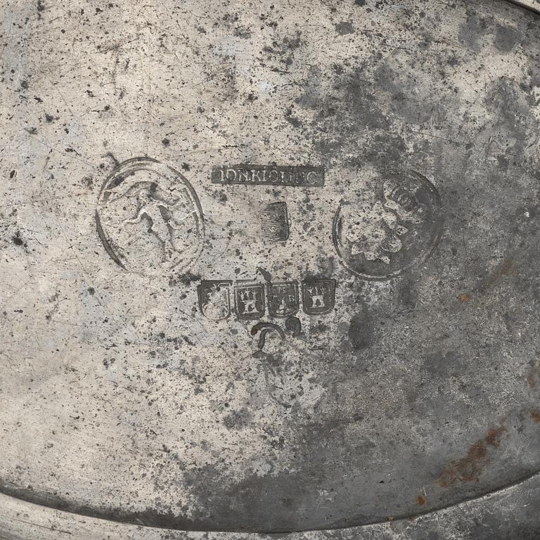 A pewter tureen, mark of Martin Gustaf Moberg, Jönköping 1786.