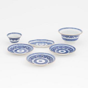 A group of six pieces of bleu and white Chinese Export porcelain, Qing dynasty, Qianlong (1736-95).