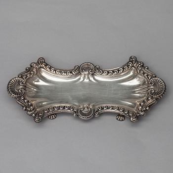 BRICKA FÖR LJUSSAX, silver, Möllenborg, Stockholm 1891, vikt 129 g.