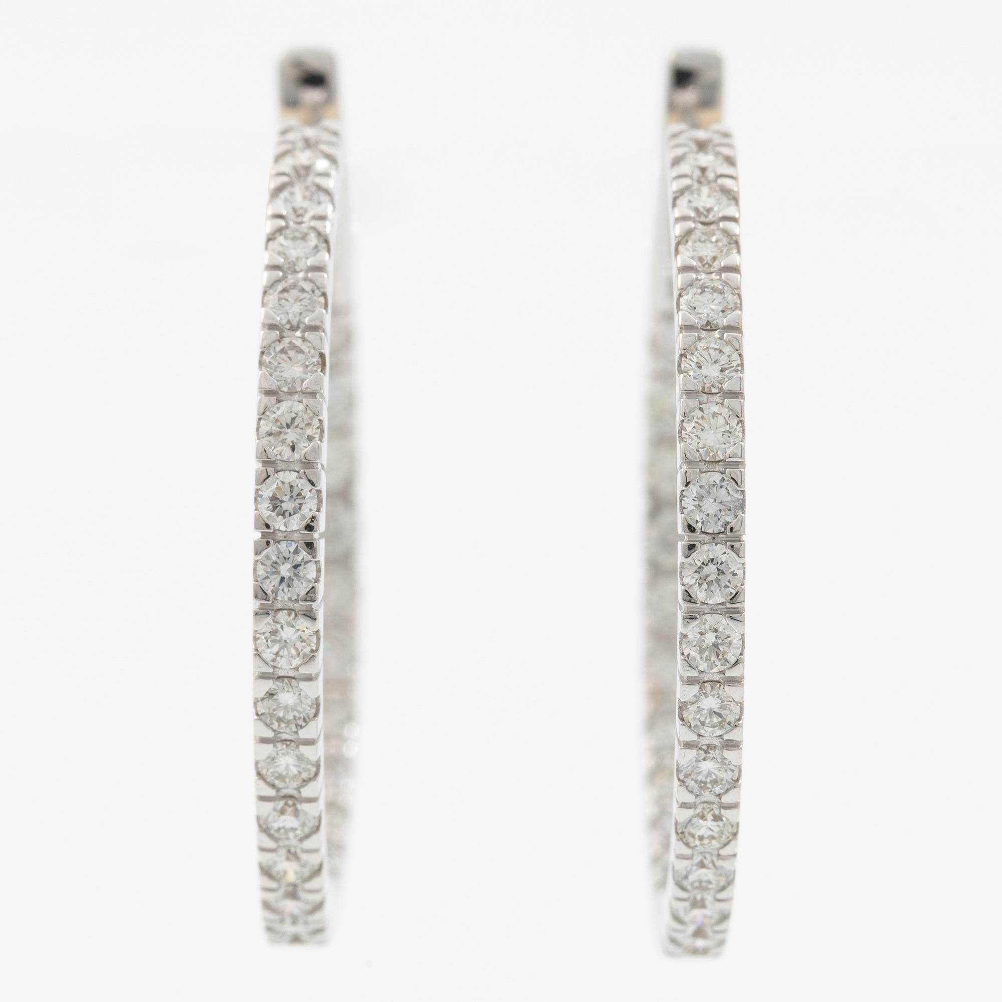 Earrings 18K white gold with brilliant-cut diamonds.