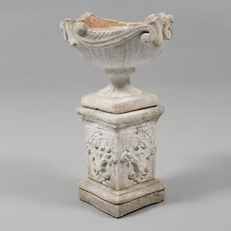 FÅGELBAD/TRÄDGÅRDSURNA, gjutmassa, 1900-tal.