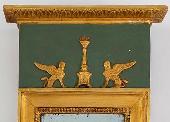 SPEGEL, förgylld och bemålad. Empire, 1800-tal.