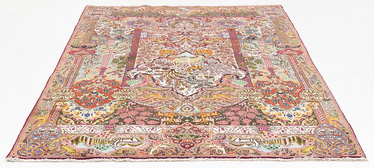 A Kashmar carpet, ca 295 x 200 cm.