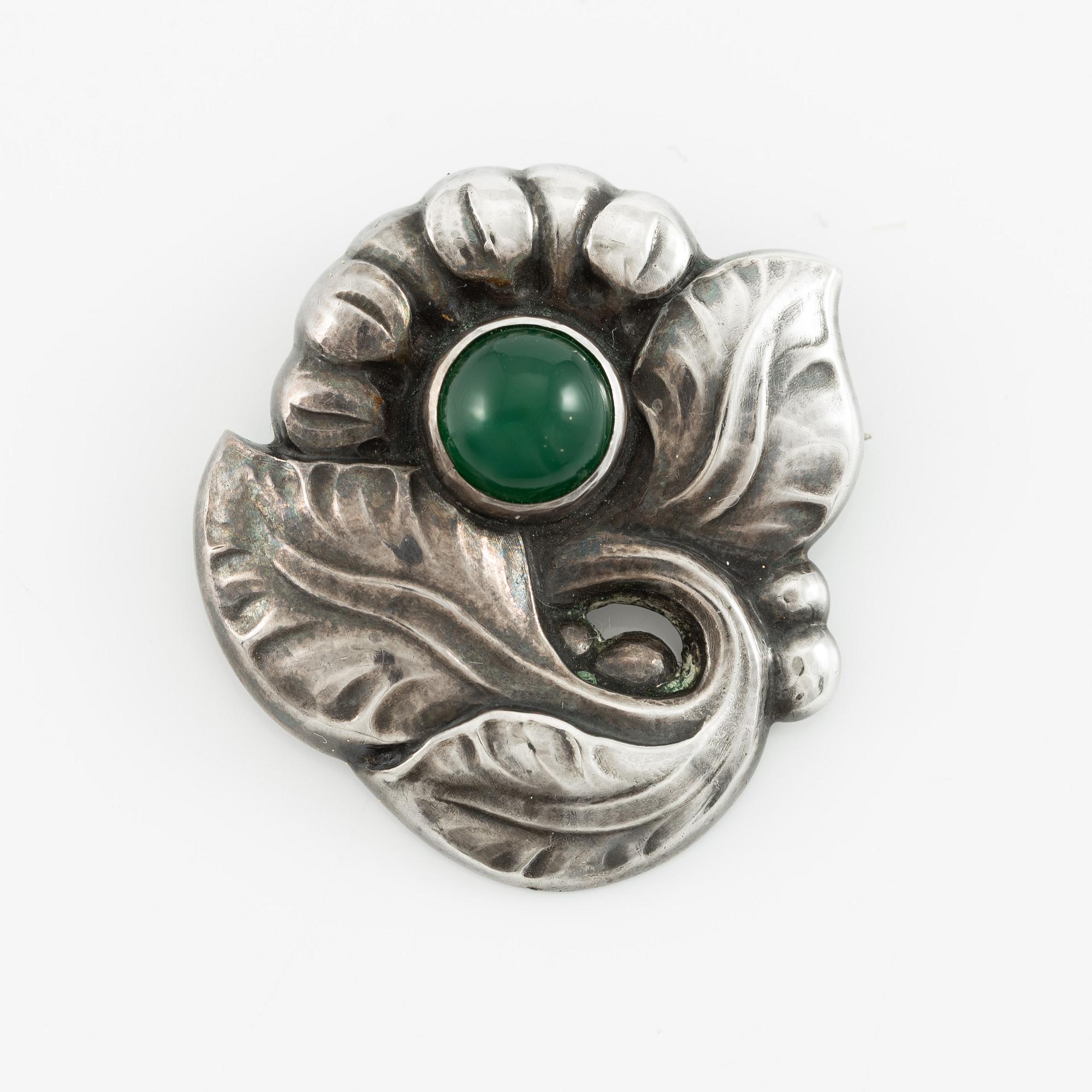 Georg Jensen, brosch, sterlingsilver med grön agat, Danmark efter 1945.