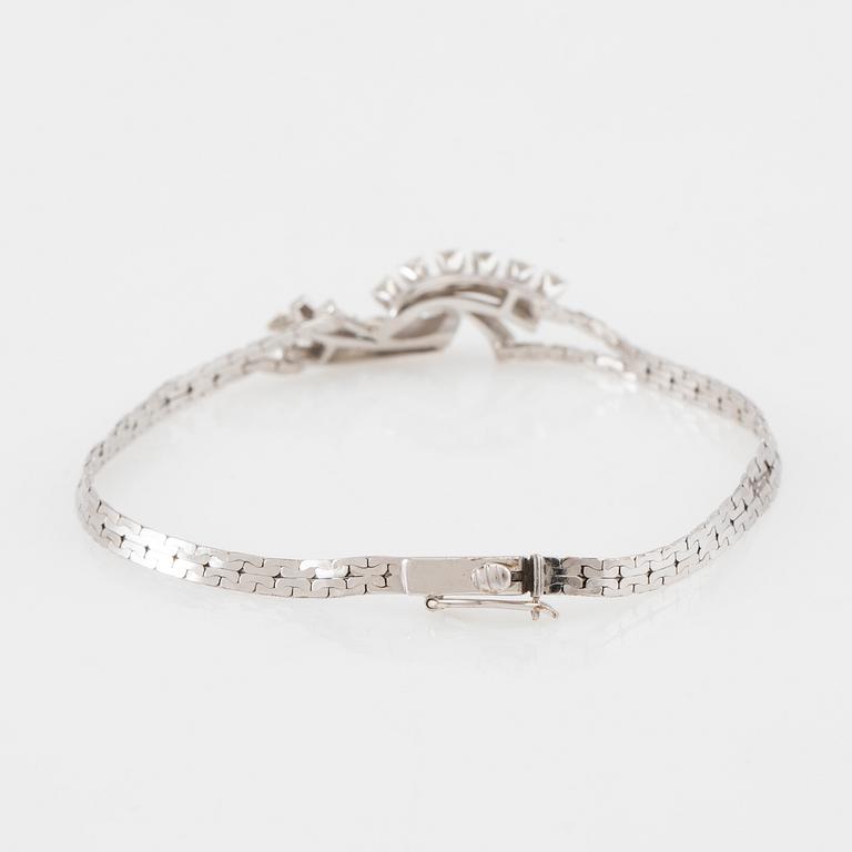 Bracelet 18K white gold with round brilliant-cut diamonds.