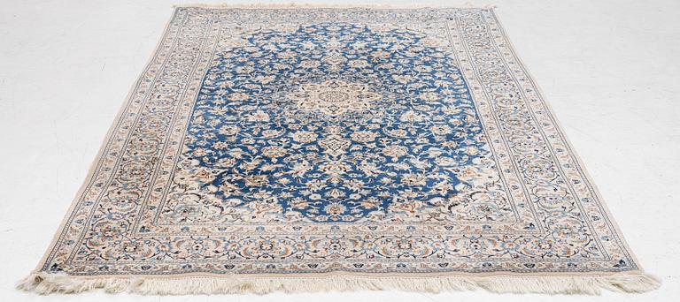 Carpet, Nain, approx. 255 x 155 cm.