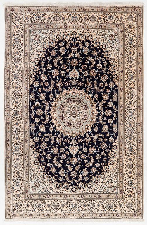 Carpet, Nain, approx. 313 x 205 cm.