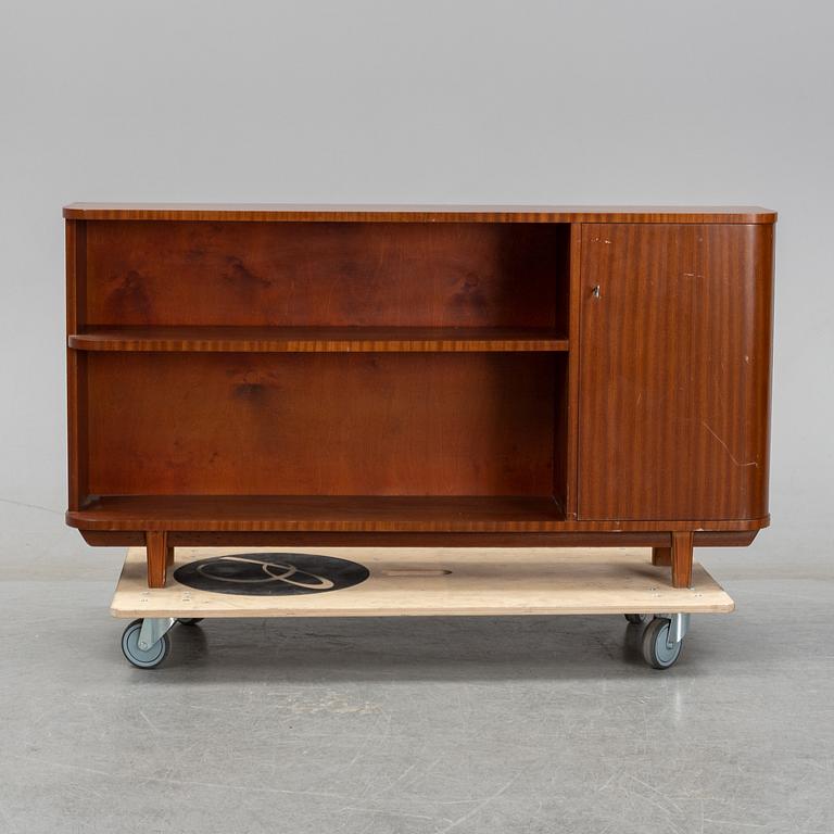 A mahogany veneered bookcase, 1940's/50's.