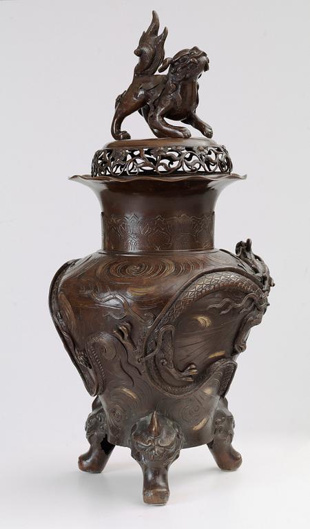 RÖKELSEKAR med LOCK, brons. Japan, Meiji (1868-1912).