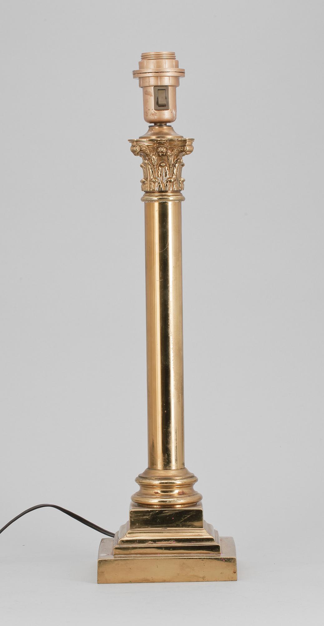 BORDSLAMPA, mässing, empirestil, 1900-tal.
