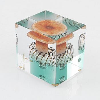 Oiva Toikka, a glass cube, Nuutajärvi, Ittala, Finland, 1999, 256/2000.