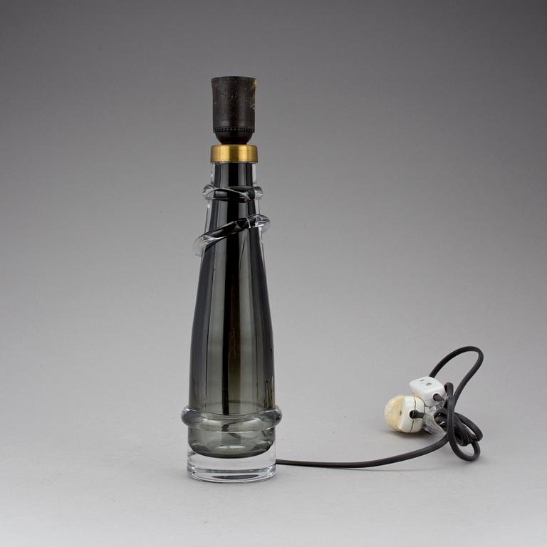 BORDSLAMPA, glas, Carl Fagerlund, Orrefors, 1900-talets andra hälft.