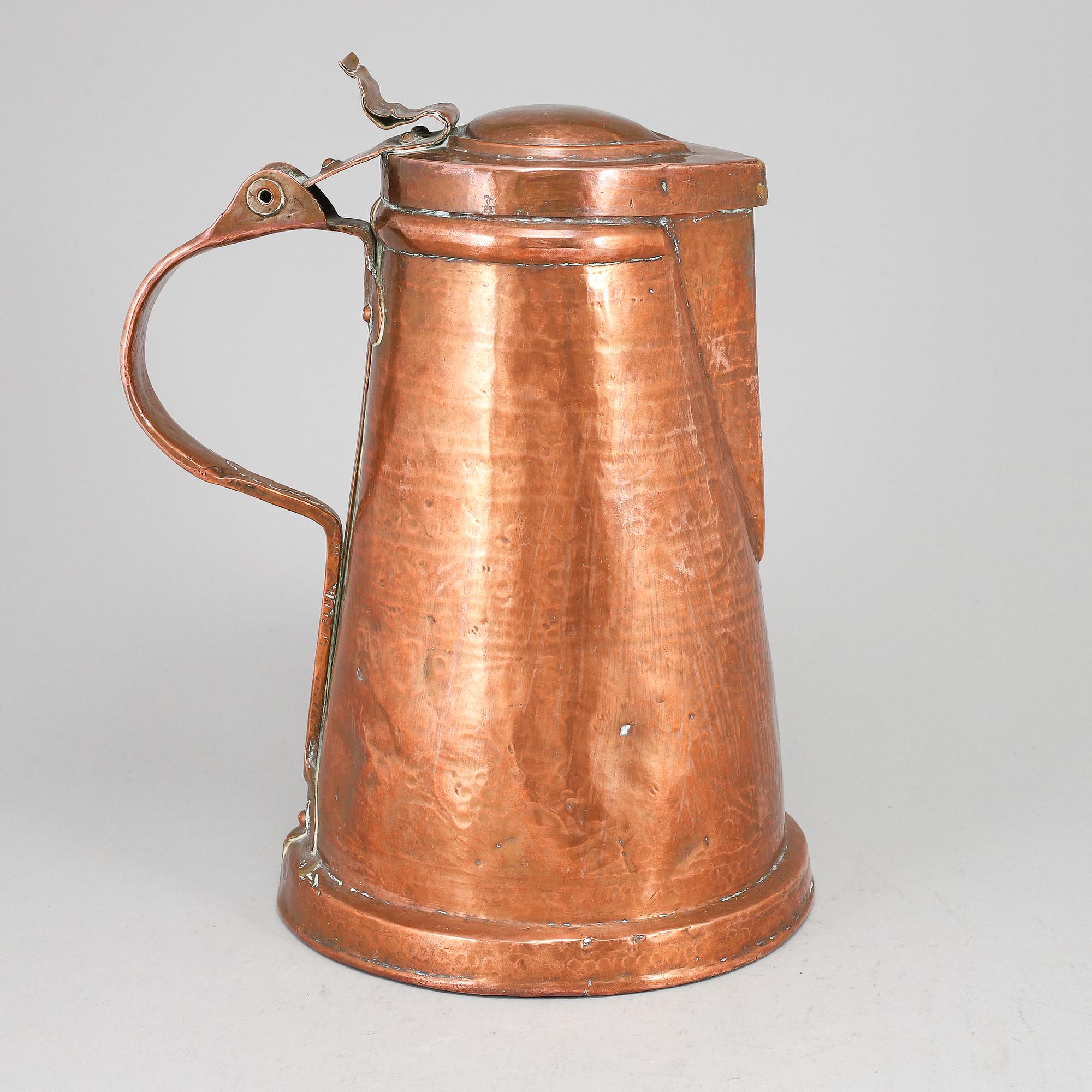 A copper jug, probably Germany. Ca 1800.