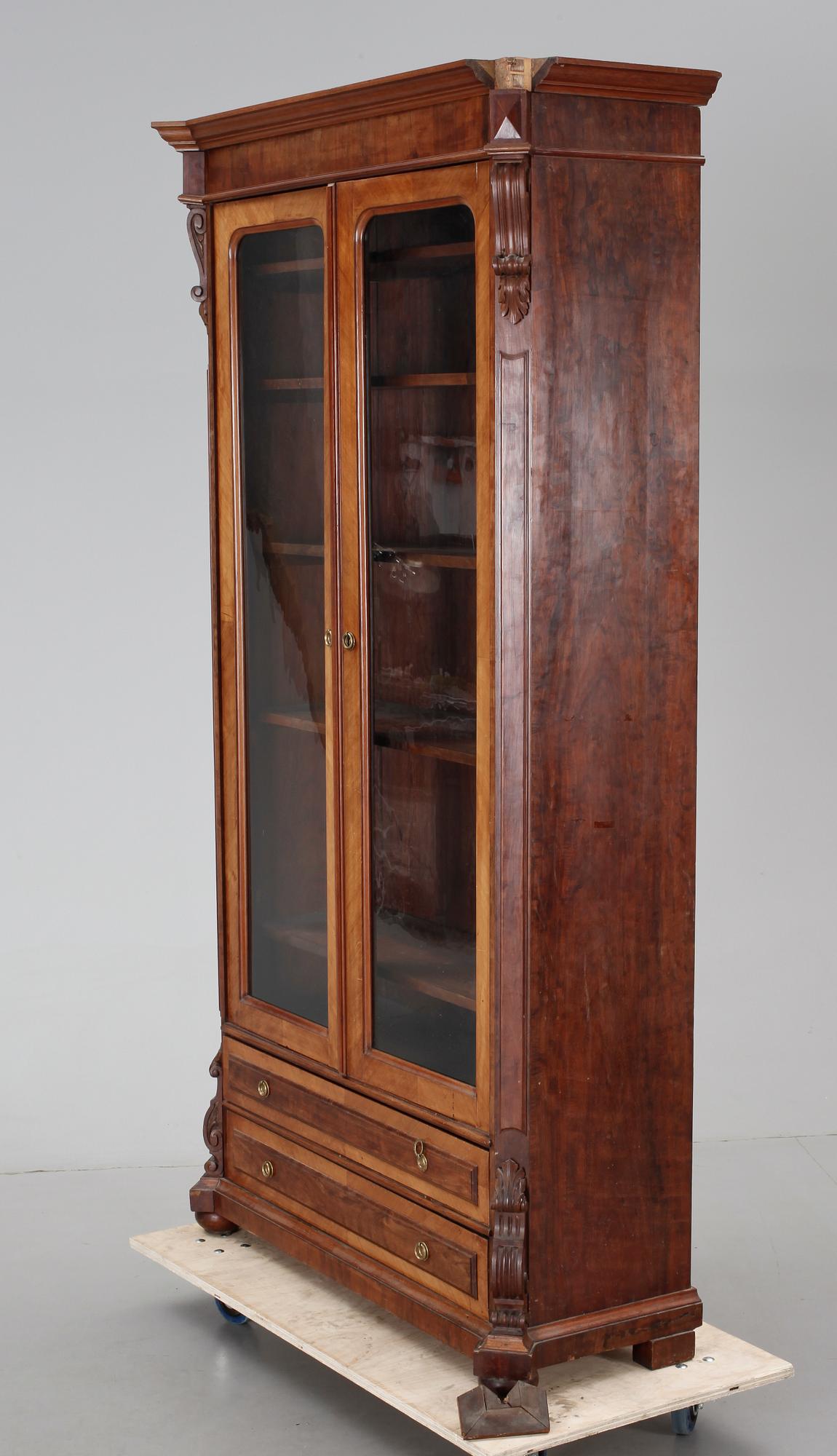 BOKSKÅP, nyrokoko, 1800-talets andra hälft.