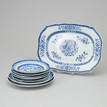 A Qianlong porcelain platter and seven 19th century dishes, Qing dynasty.