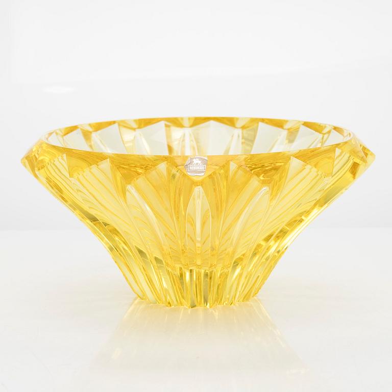 Aimo Okkolin,  A 'Petals' glass bowl, signed Aimo Okkolin Riihimäen Lasi Oy.