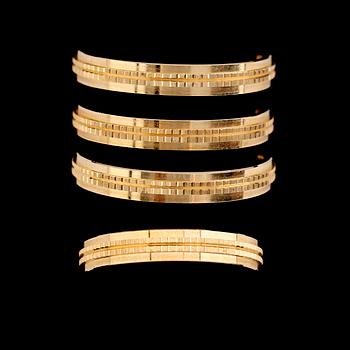 RINGAR, 4 st, 18 k guld, 1900-talets andra hälft. Vikt ca 15 gram.