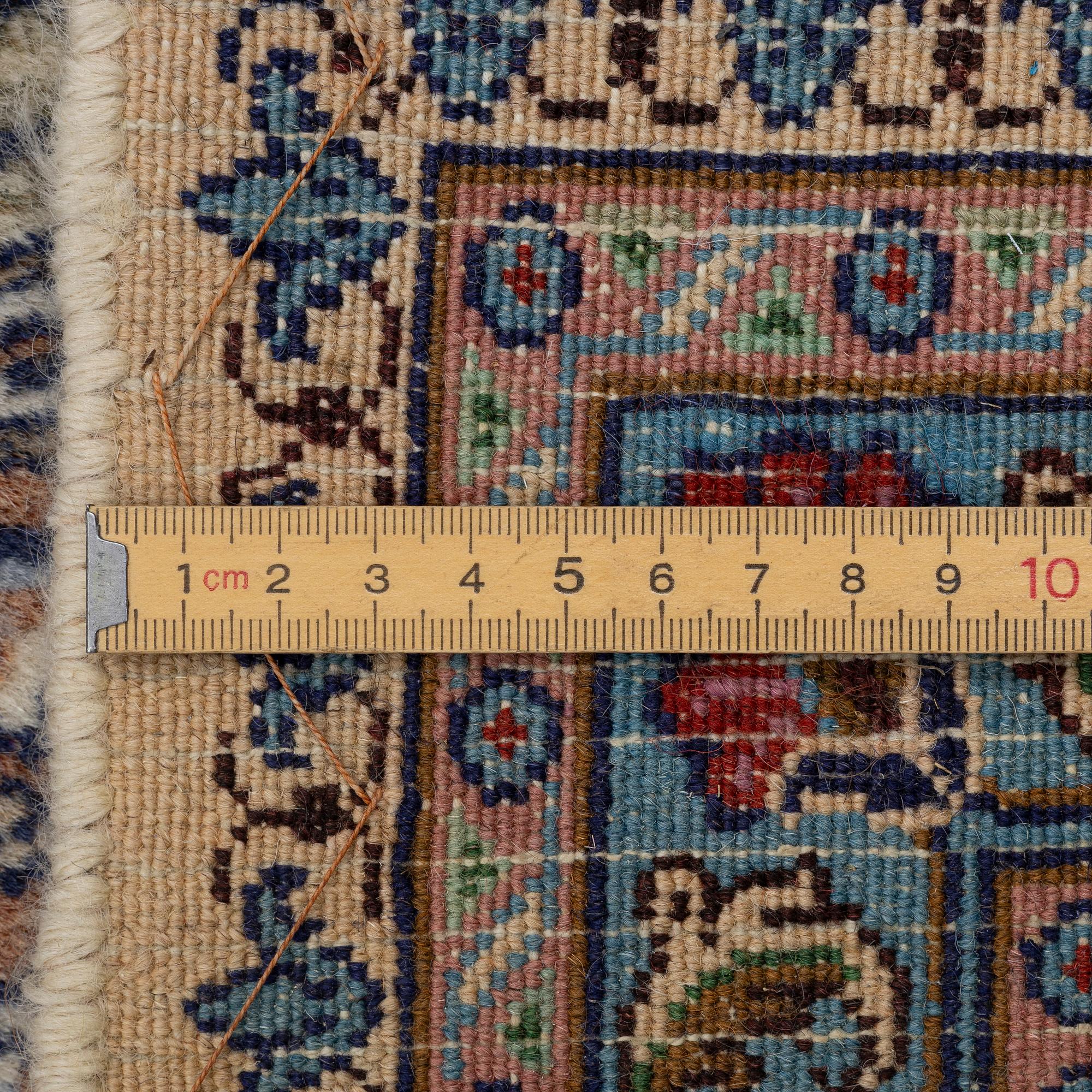 Matta, östra Persien, troligen Baktiari, ca 337 x 253.