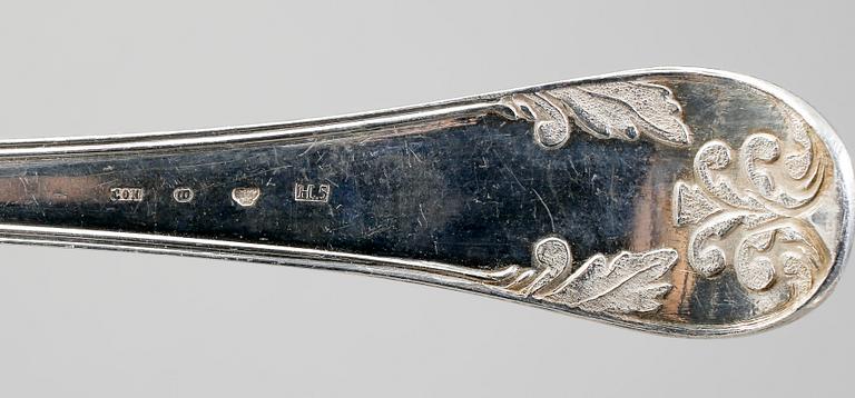 FISKSPADE samt UPPLÄGGNINGSSKEDAR, tot 3 delar, silver, bl.a. Nils Leonard Dahlström, Örebro, 1859. Total vikt 409 gram.