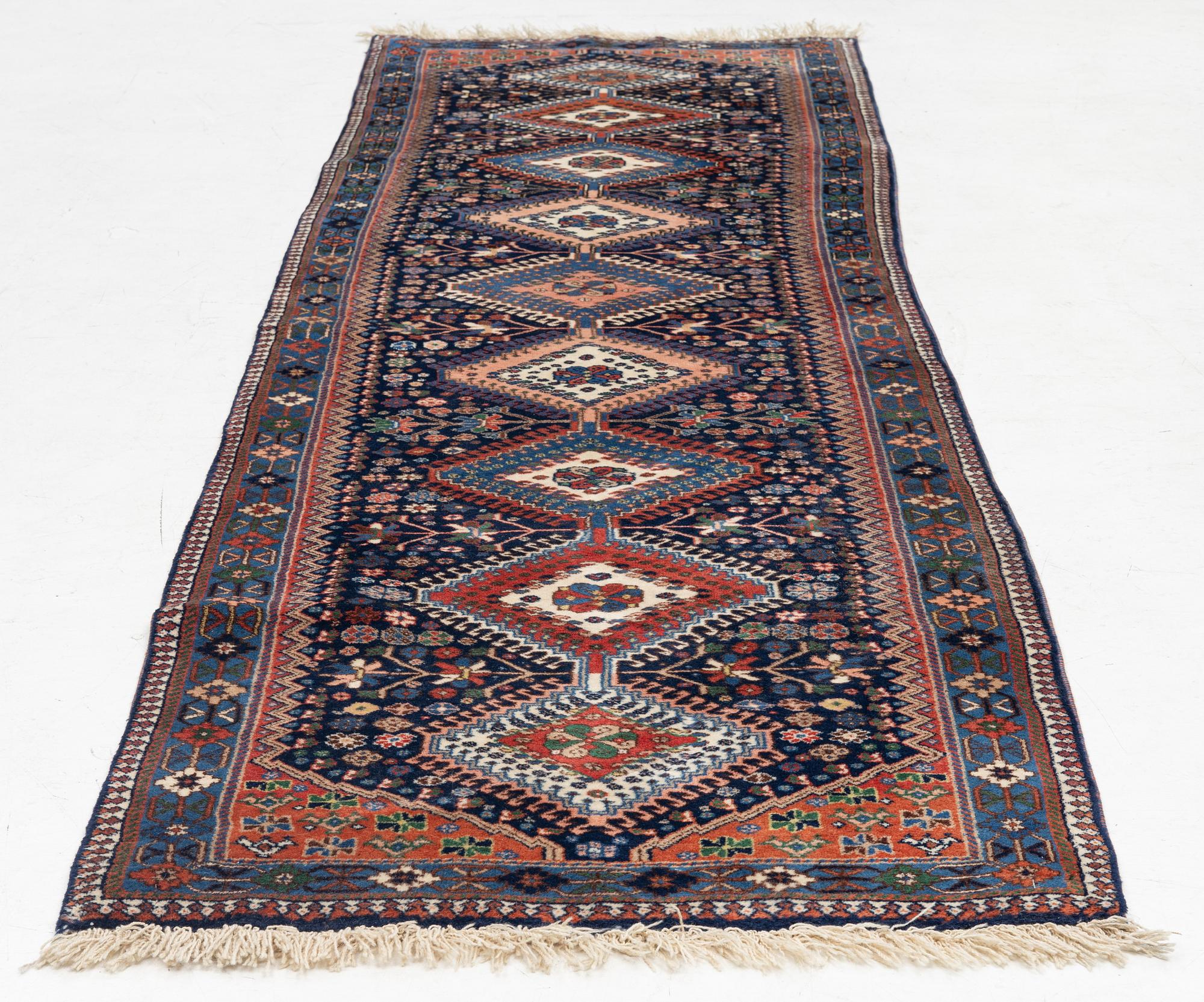 A Yallameh runner, c. 270 x 85 cm.
