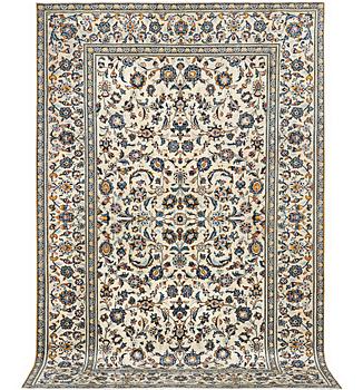 A Keshan carpet, c. 295 x 190 cm.