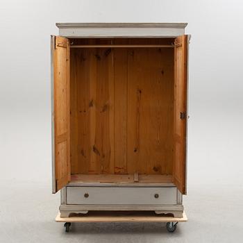 A painted wardrobe from around year 1900.