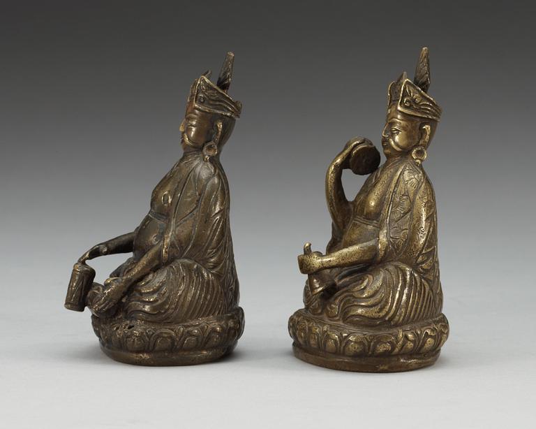 FIGURER, två stycken, brons. Indien, 1800-tal.