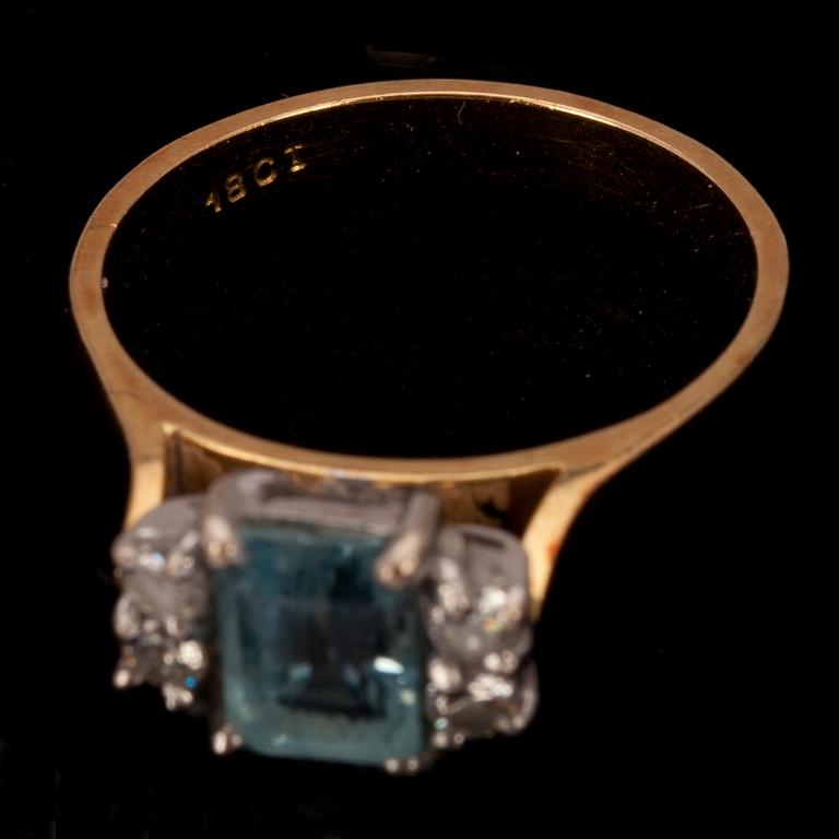 RING, 18K guld, vitguld, akvamarin, diamanter. 1960 t.